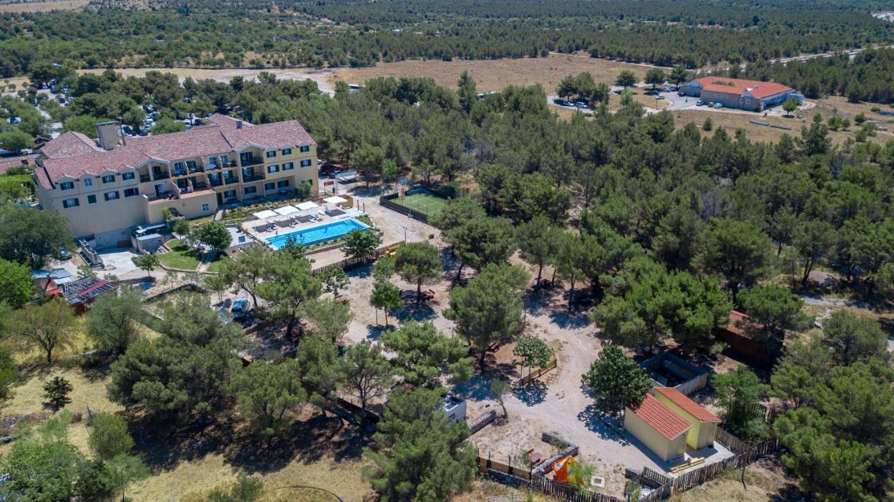 Hotel Camping Vrata Krke à Lozovac Extérieur photo